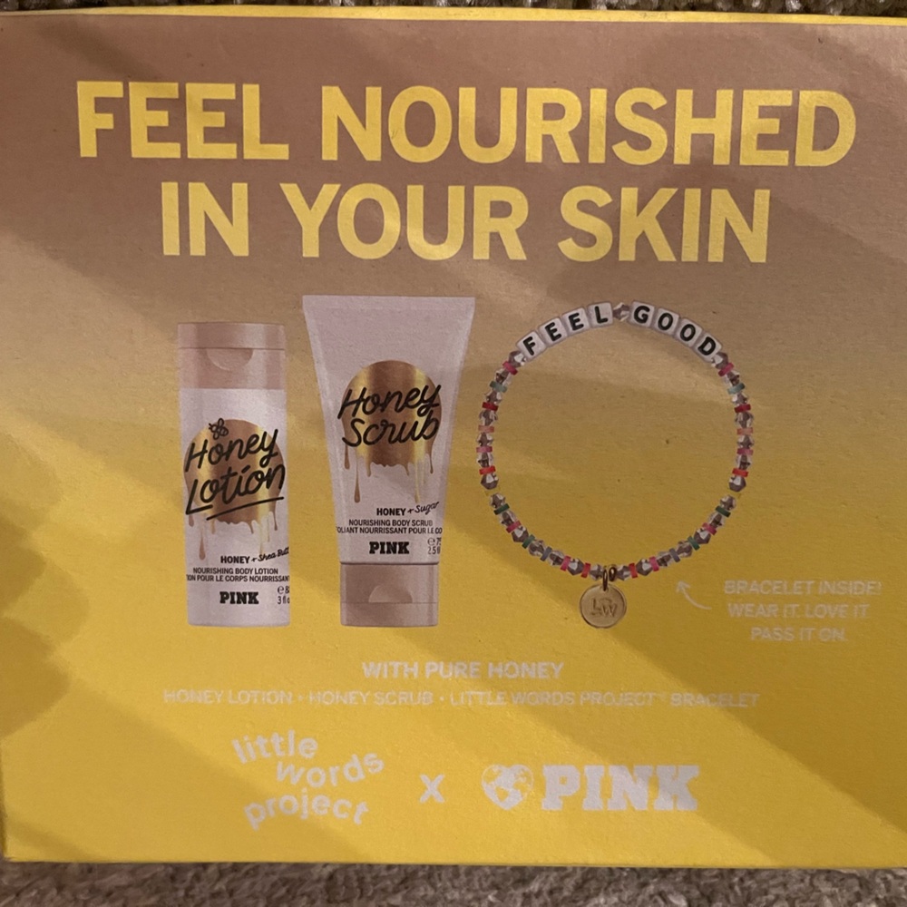 Little Words Project “Feel Good” bracelet gift set w/pink Honey lotion & scrub.